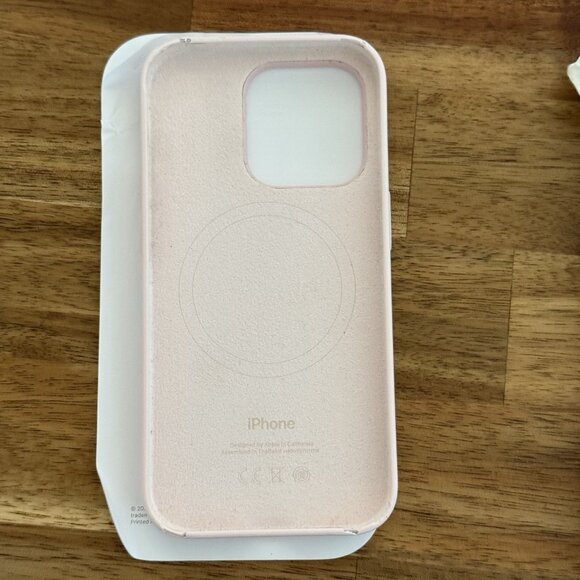 OEM Authentic Apple Silicone Case with MagSafe for iPhone 14 Pro Chalk Pink READ - Picture 4 of 12